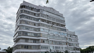 Новые краски для старых зданий: в Благовещенске продолжается обновление фасадов - gtrkamur.ru
