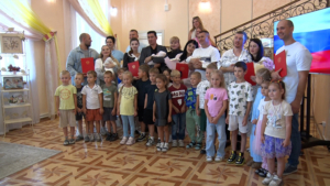 Церемония имянаречения, приуроченная ко Дню Государственного флага России, прошла в Благовещенске - gtrkamur.ru