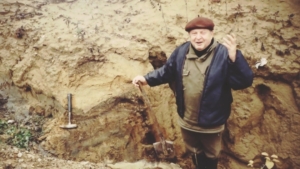 «Учёный. Геолог»: в Благовещенске открывается выставка к 90-летию Анатолия Сорокина - gtrkamur.ru