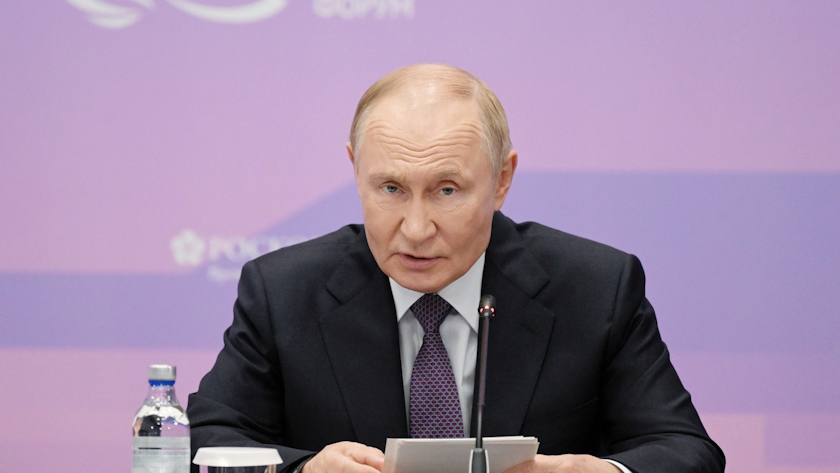 Владимир Путин на ВЭФ провёл совещание по энергокомплексу Дальнего Востока - gtrkamur.ru