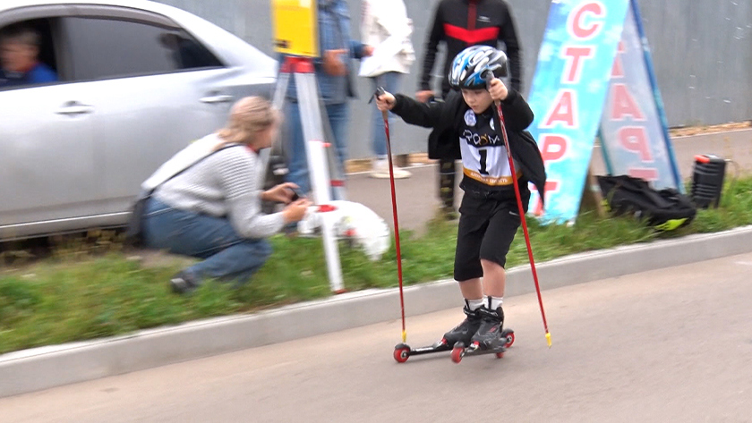 Областной турнир по лыжероллерным гонкам собрал почти 80 спортсменов на набережной Благовещенска - gtrkamur.ru