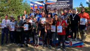Амурский мотокросс: более 30 гонщиков боролись за победу на трассе - gtrkamur.ru