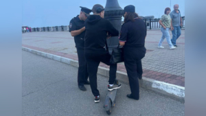 Электросамокатчику придется заплатить штраф за поездку по набережной Благовещенска - gtrkamur.ru