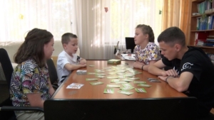 "Счастье каждому": Женя, Тоня, Ира и Егор ждут любящих родителях - gtrkamur.ru