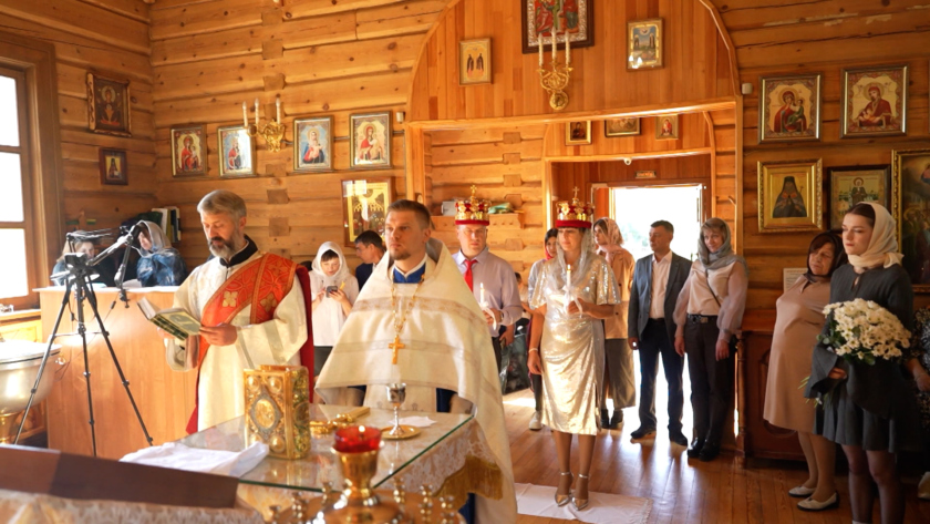 Таинство венчания. Репортаж Дарьи Назаровой - gtrkamur.ru