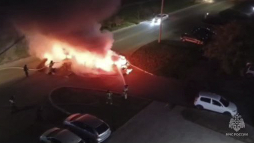 В микрорайоне областного центра из-за ДТП сгорели две машины - gtrkamur.ru