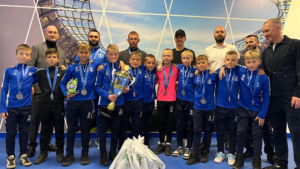 Футбольная команда «Динамо» из областного центра забрала серебро на всероссийских соревнованиях «Кожаный мяч» - gtrkamur.ru