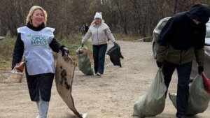 322 тонны мусора: акция «Город берегу» продолжается - gtrkamur.ru