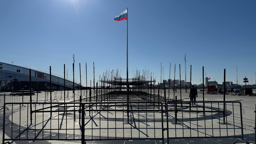 Новый зимний аттракцион: в Благовещенске монтируют тюбинговую горку со спуском длиной до 150 метров - gtrkamur.ru