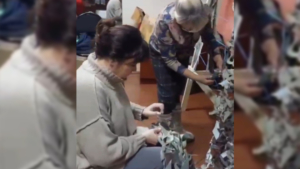 Волонтерский отряд пенсионерок в Тындинском округе помогает в тылу бойцам СВО - gtrkamur.ru