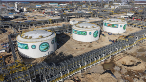 Подводный мир реки Амур появился на резервуарах газохимического комплекса в Свободном - gtrkamur.ru