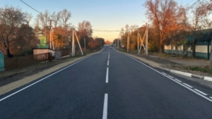 Асфальт, водоотвод и новые дорожные знаки: дорогу через Константиновку отремонтировали досрочно - gtrkamur.ru