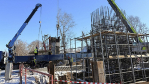 Круглосуточная работа и спецтехнологии: строительство путепровода в Белогорске закончат на год раньше - gtrkamur.ru