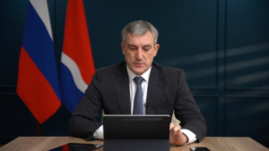 Больше 130 вопросов от амурчан: губернатор Василий Орлов провел прямой эфир в соцсетях - gtrkamur.ru