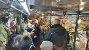 Амурским школьникам начали рассказывать об истории Великой Отечественной войне в «Автобусе Победы» - gtrkamur.ru