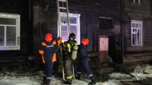 Жилой дом горел накануне вечером в амурской столице - gtrkamur.ru