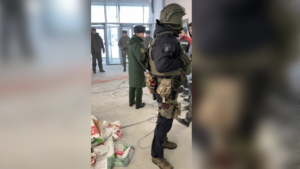 Рейд в Белогорске: два уклониста — в военкомат, три нелегала — к выдворению - gtrkamur.ru