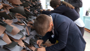 Жители посёлка Ушумун всех возрастов объединились для помощи бойцам СВО - gtrkamur.ru