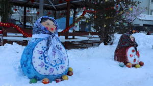 Дворы благовещенских МКД одеваются в «праздничные наряды» - gtrkamur.ru