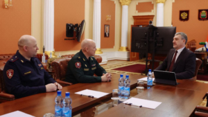 Василий Орлов и глава Восточного округа Росгвардии Александр Решетников обсудили охрану порядка в Приамурье - gtrkamur.ru