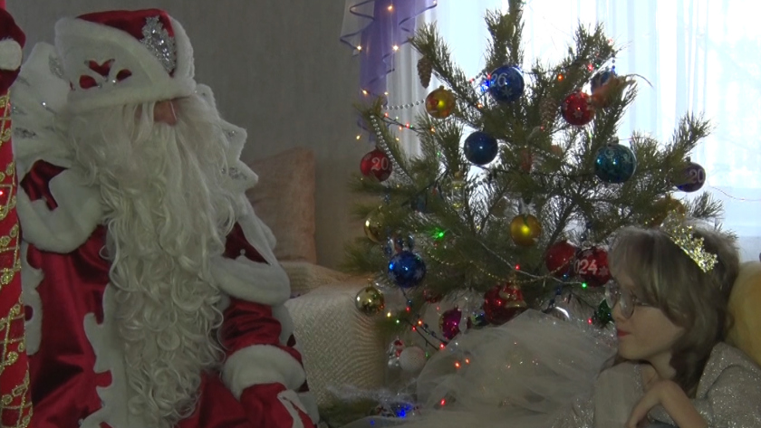 Сказка в дом: новогодние представления для детей с ОВЗ провели амурские волонтеры - gtrkamur.ru