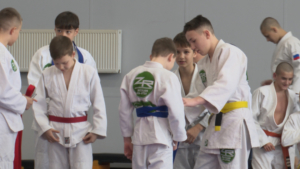 Больше 300 спортсменов ДФО сразились за звание лучших в чемпионате и первенстве Приамурья по джиу-джитсу - gtrkamur.ru