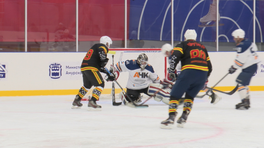 В областной столице прошел традиционный хоккейный турнир памяти Владимира Барахтенко - gtrkamur.ru