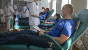 Сотрудники МЧС Приамурья сдали около 17 литров крови в честь 35-летия ведомства - gtrkamur.ru