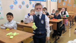 Благовещенские школьники создали обереги для амурских бойцов СВО - gtrkamur.ru