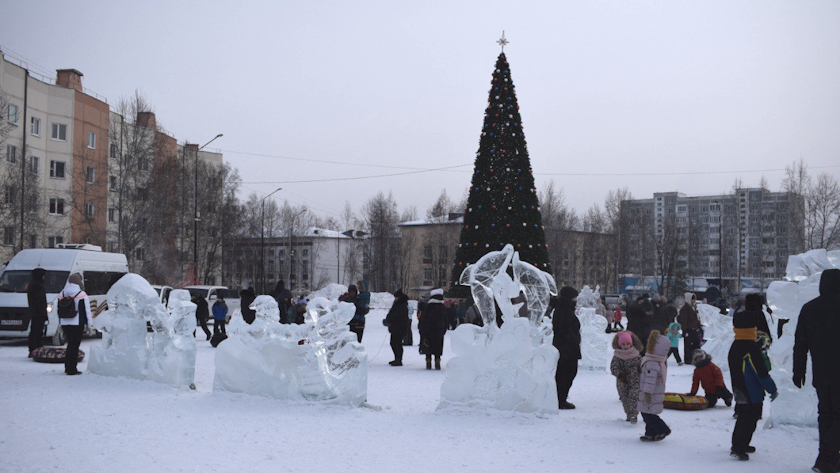 Главную елку и ледовый городок открыли в Тынде - gtrkamur.ru