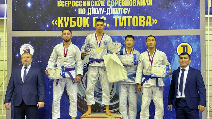 Золотой дубль! Анатолий Ложкин победил на чемпионате Сибири и всероссийском турнире - gtrkamur.ru