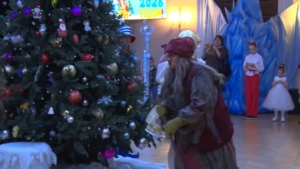На первой губернаторской ёлке этого года в областном центре побывало свыше 150 юных амурчан - gtrkamur.ru