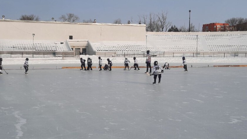 Дети на «Амуре»: как в Благовещенске прошел открытый Кубок по хоккею с мячом - gtrkamur.ru