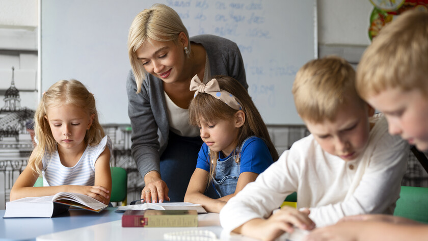 «На амурской земле много хороший людей»: треть участников программы «Земский учитель» решили остаться в области - gtrkamur.ru