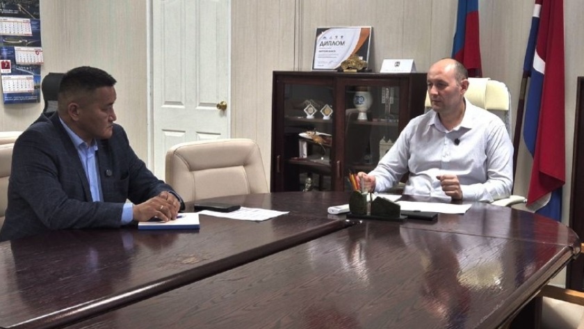 От предпринимательства к госслужбе: ветеран СВО проходит стажировку в амурском минтрансе - gtrkamur.ru