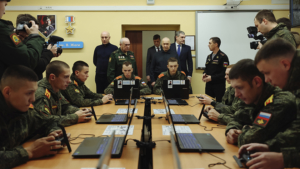 «Благодаря им мы сегодня разговариваем»: Юрий Трутнев высоко оценил подготовку курсантов ДВОКУ - gtrkamur.ru