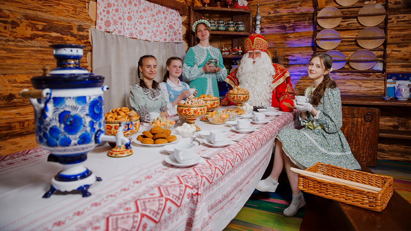 Амурские дети могут позвонить Деду Морозу: круглосуточная горячая линия заработала по всей России - gtrkamur.ru