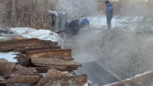 80 метров труб и целая ночь работ: в Благовещенске ликвидируют крупный порыв теплотрассы - gtrkamur.ru
