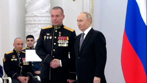 Амурчанин Денис Бухановский получил от Президента РФ государственную награду «Золотая звезда» - gtrkamur.ru