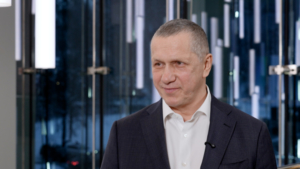 Интервью с вице-премьером, полпредом Президента в ДФО Юрием Трутневым: ипотека, инвесторы и вызовы Дальнего Востока - gtrkamur.ru