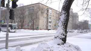 Свыше четырех десятков нарушений выявили во дворах областного центра за минувшую неделю - gtrkamur.ru