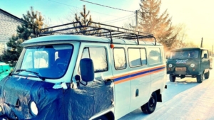 Пожарные спасли многодетную семью на заснеженной трассе Приамурья - gtrkamur.ru