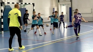 Юные чемпионы «Кожаного мяча»: кто взял первое место на соревнованиях - gtrkamur.ru