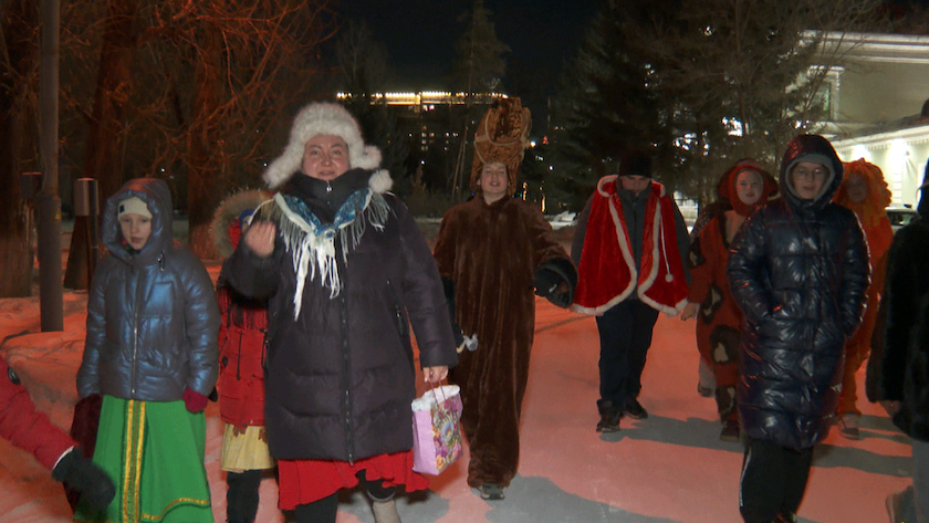 Юные артисты театральной студии традиционно колядовали в амурской столице - gtrkamur.ru