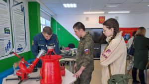 Курсы молодого бойца для школьников Белогорска проводят огнеборцы - gtrkamur.ru