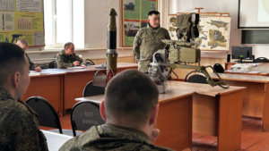 Награждённый ветеран СВО теперь учит курсантов в амурском военном училище - gtrkamur.ru