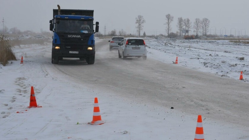 Мороз не помеха: на въезде в Белогорск продолжают строительство дороги - gtrkamur.ru