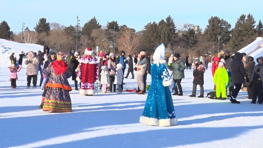 В Благовещенске массовые гулянья состоялись на площади Ленина - gtrkamur.ru
