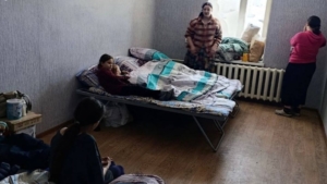 Мир добрых людей: в Благовещенске помогают многодетной семье, оставшейся без дома - gtrkamur.ru