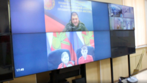 Юные амурчане поздравили папу, находящегося на СВО, с новым годом по телемосту - gtrkamur.ru